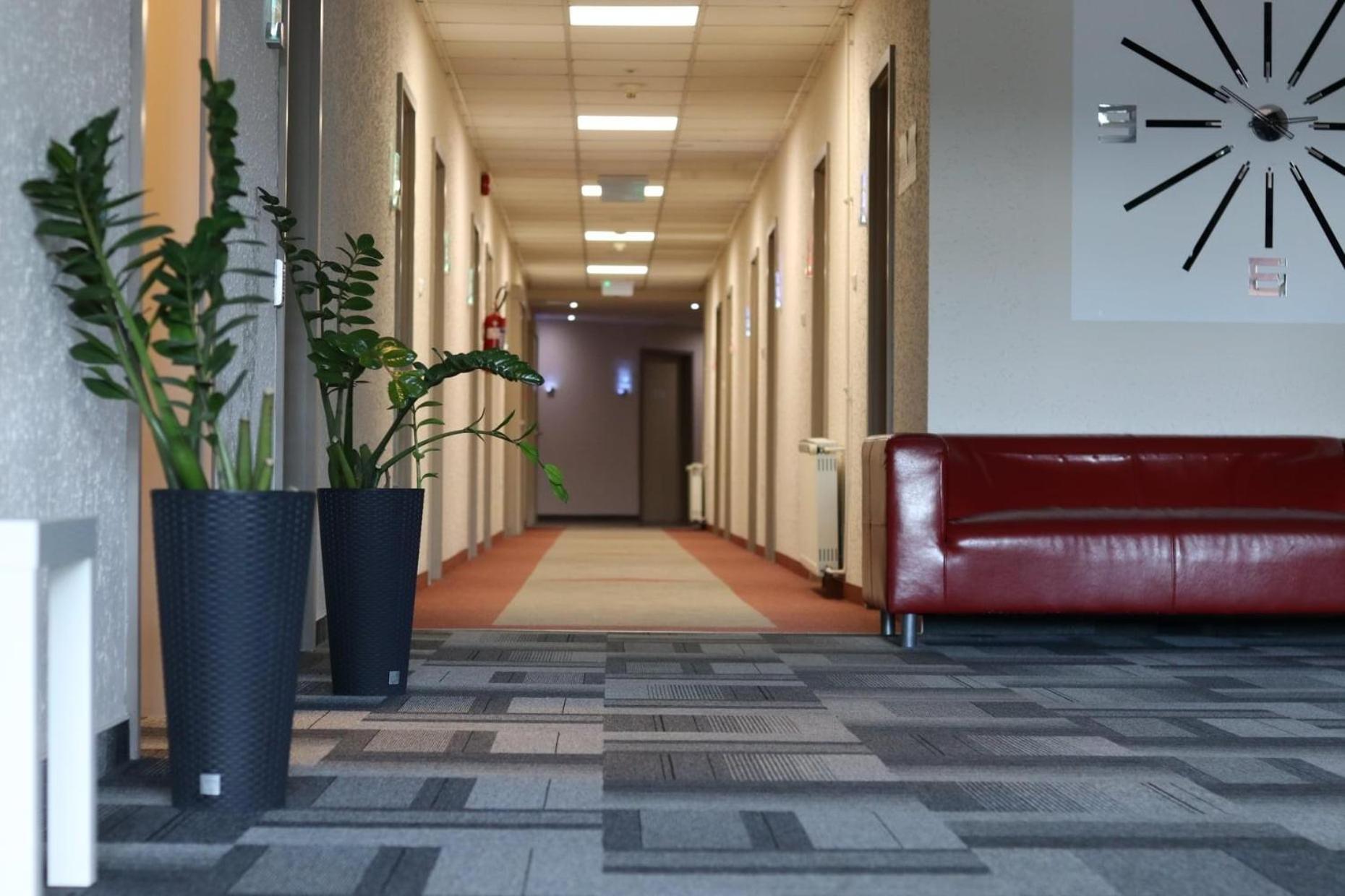 Only 15 Minutes To City Center, Free Secure Parking Budapest Eksteriør billede